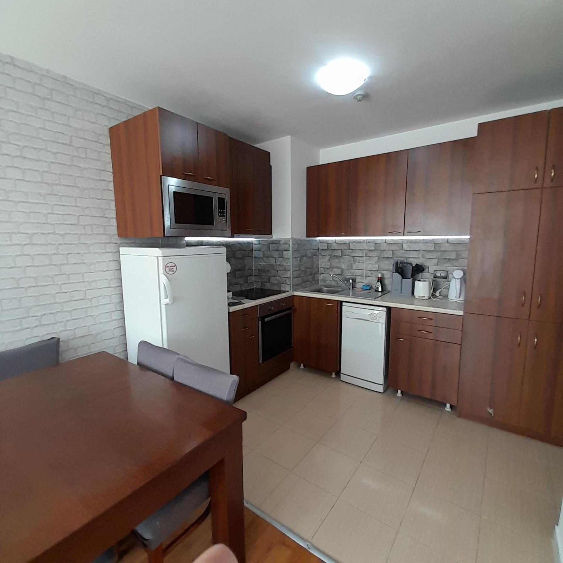 Lux L201 Bansko